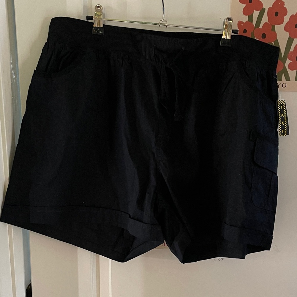 Women's Classic Black Cargo Shorts